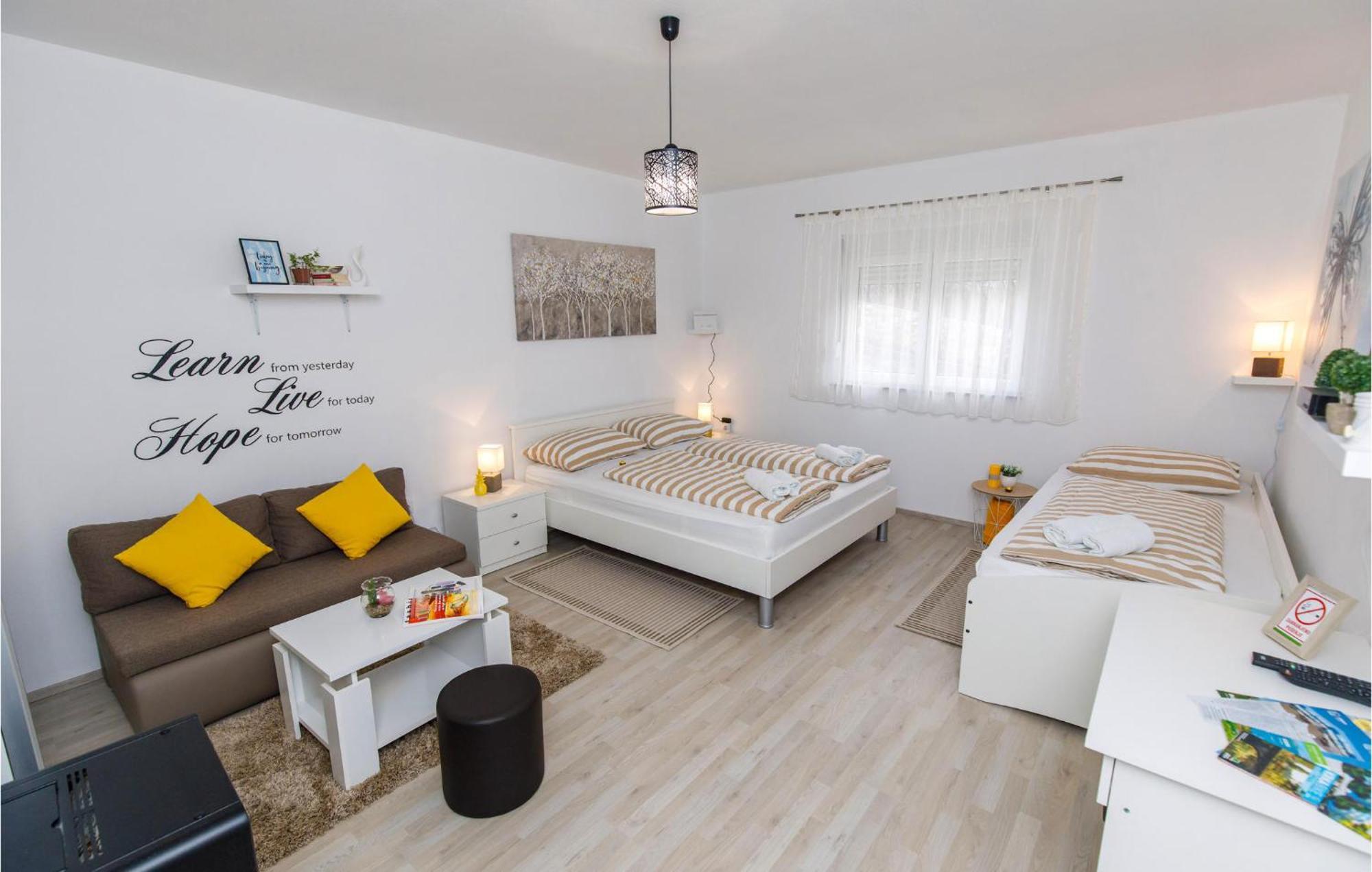 Gorgeous Home In Knin With Kitchen Kovacic Kültér fotó
