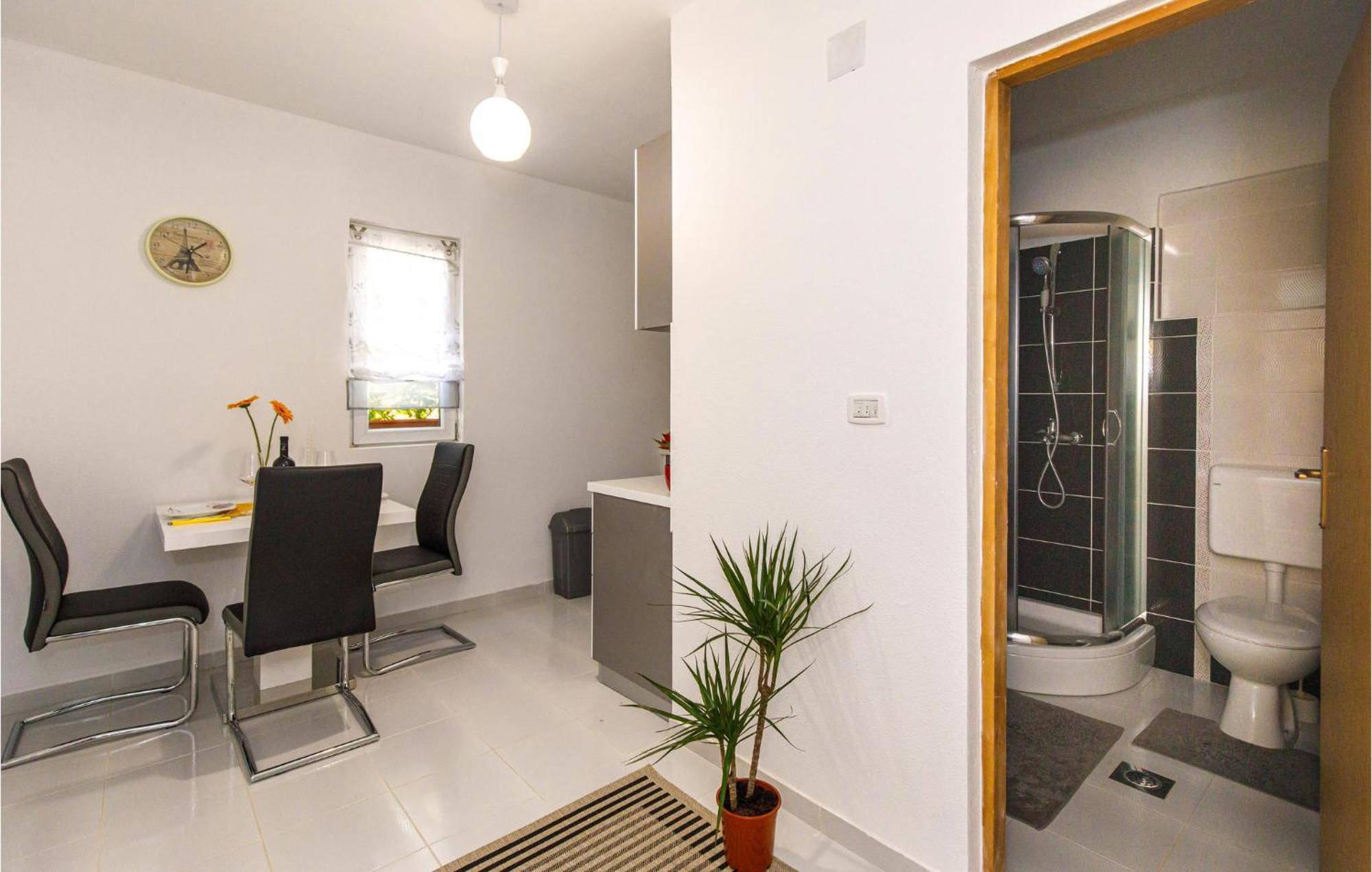 Gorgeous Home In Knin With Kitchen Kovacic Kültér fotó