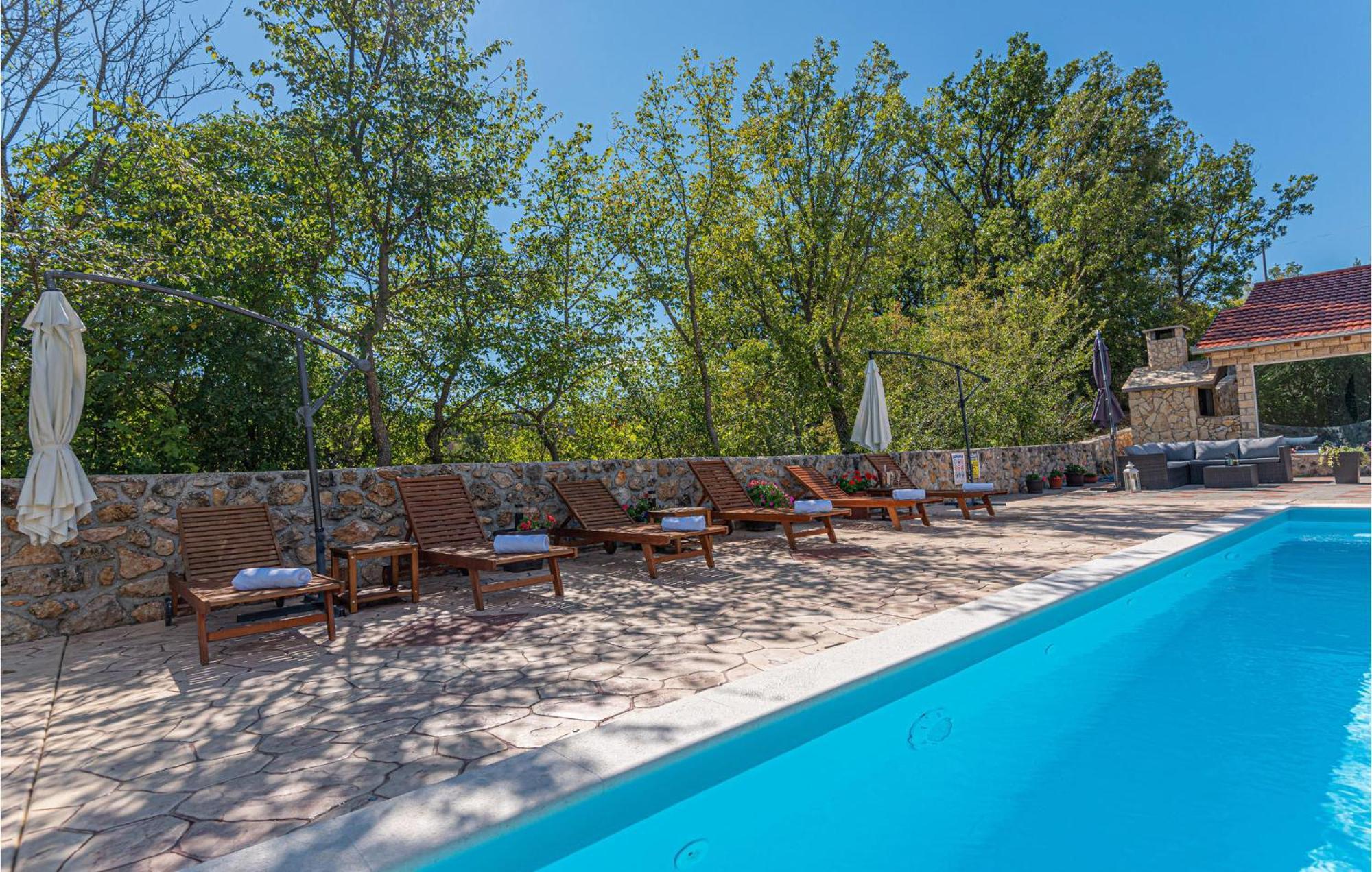 Gorgeous Home In Knin With Kitchen Kovacic Kültér fotó